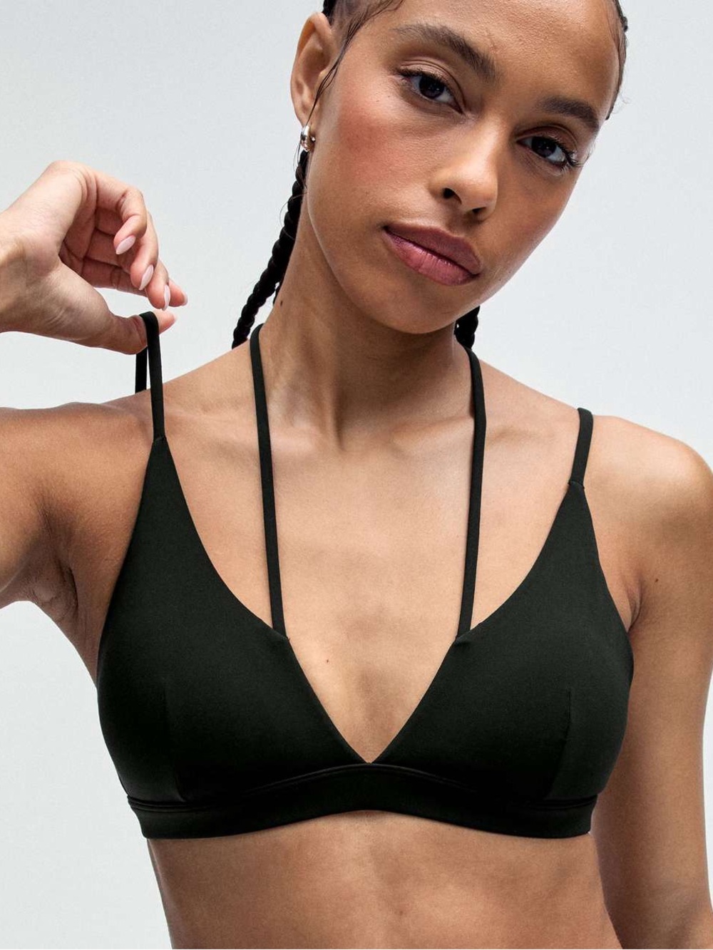 Lululemon Size Small SmoothCover Strappy Bra Black
